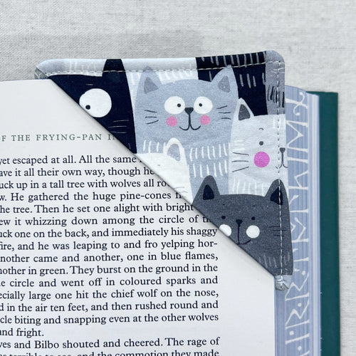 Stacked Cat Corner Bookmark