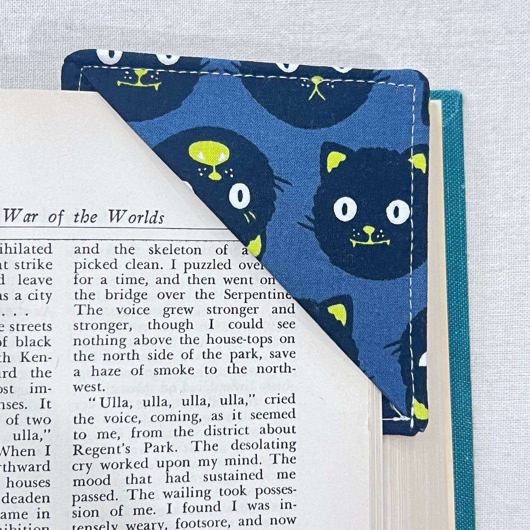 Black Cat Faces Corner Bookmark
