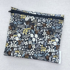 Black and Gold Floral Reusable Sandwich Bag