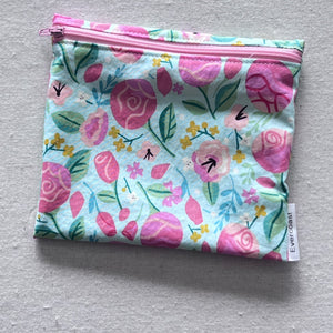 Abstract Rose on Mint Reusable Sandwich Bag