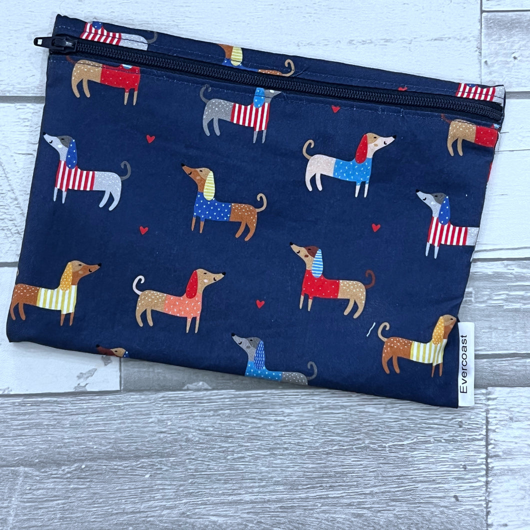 Daschunds in Sweaters XL Bag/Makeup Bag