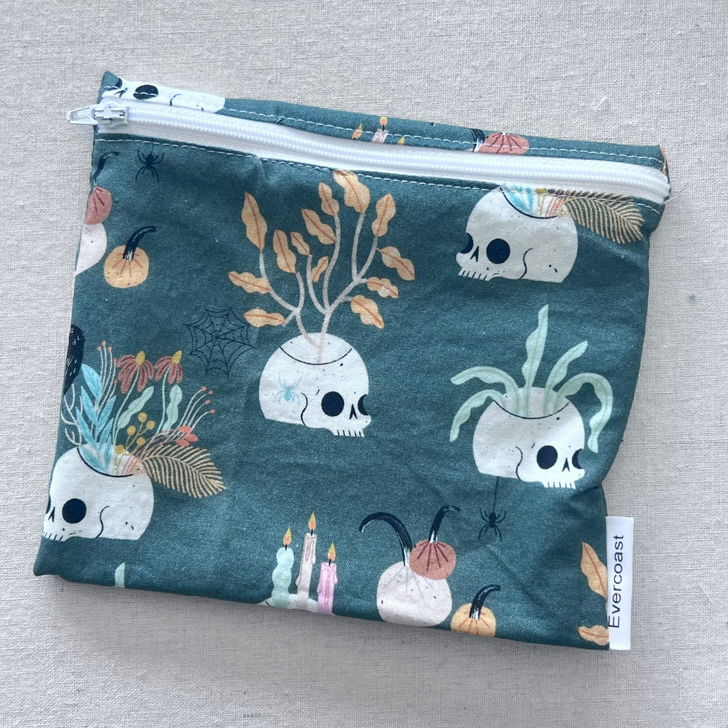 Spooky Skulls Reusable Sandwich Bag