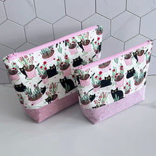 Load image into Gallery viewer, Cats and Plants on Cream Small Organizer Bag