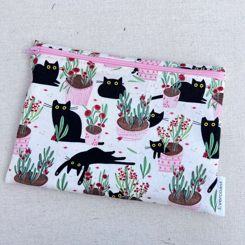 Cats and Plants on Cream XL Bag/Multipurpose Bag
