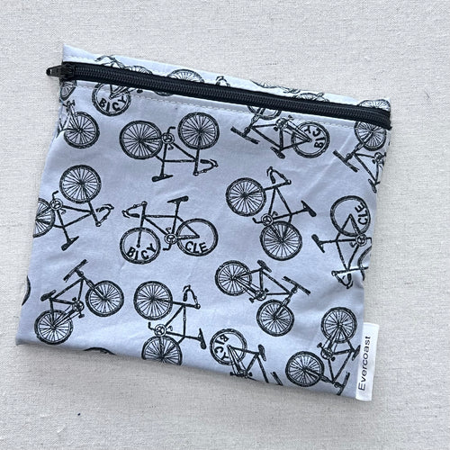 Bicycles on Grey Reusable Sandwich Bag