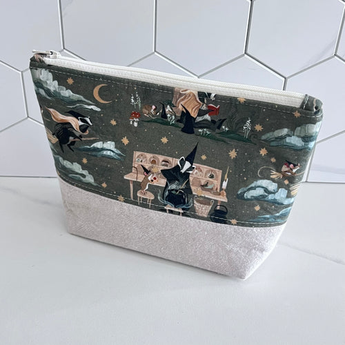 Witchy Badger Small Organizer Bag