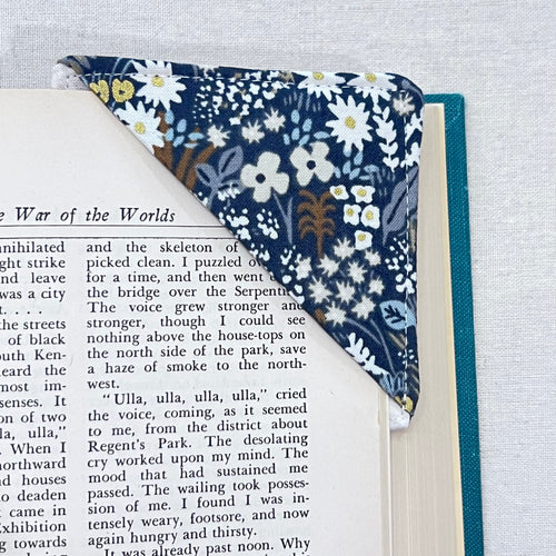 Black Floral Corner Bookmark