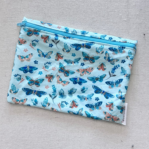 Butterflies on Blue XL Bag/Multipurpose Bag