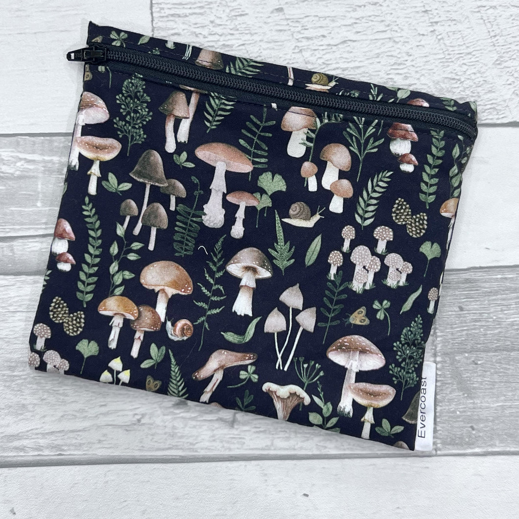 Mushrooms on Black Reusable Sandwich Bag