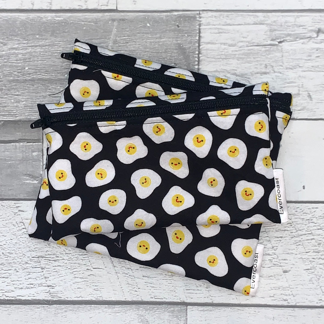 Smiling Eggs Reusable Snack Bag Set